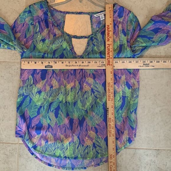 American Eagle Size XS long sleeve with unique neckline.  See photos - Picture 8 of 10